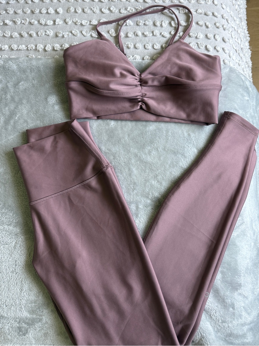 ALO Yoga Airlift Bra & Legging Set - S
